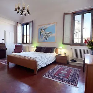 Cozy With Private Garden - City Center - Apartment Florence